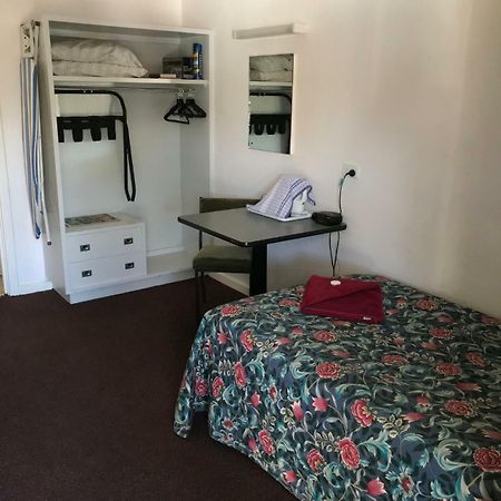 بورت بيري Travelway Motel المظهر الخارجي الصورة