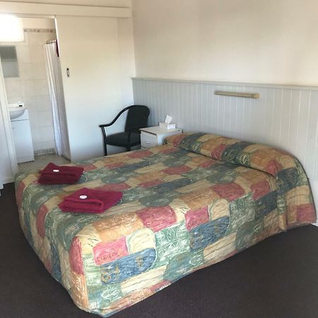 بورت بيري Travelway Motel المظهر الخارجي الصورة