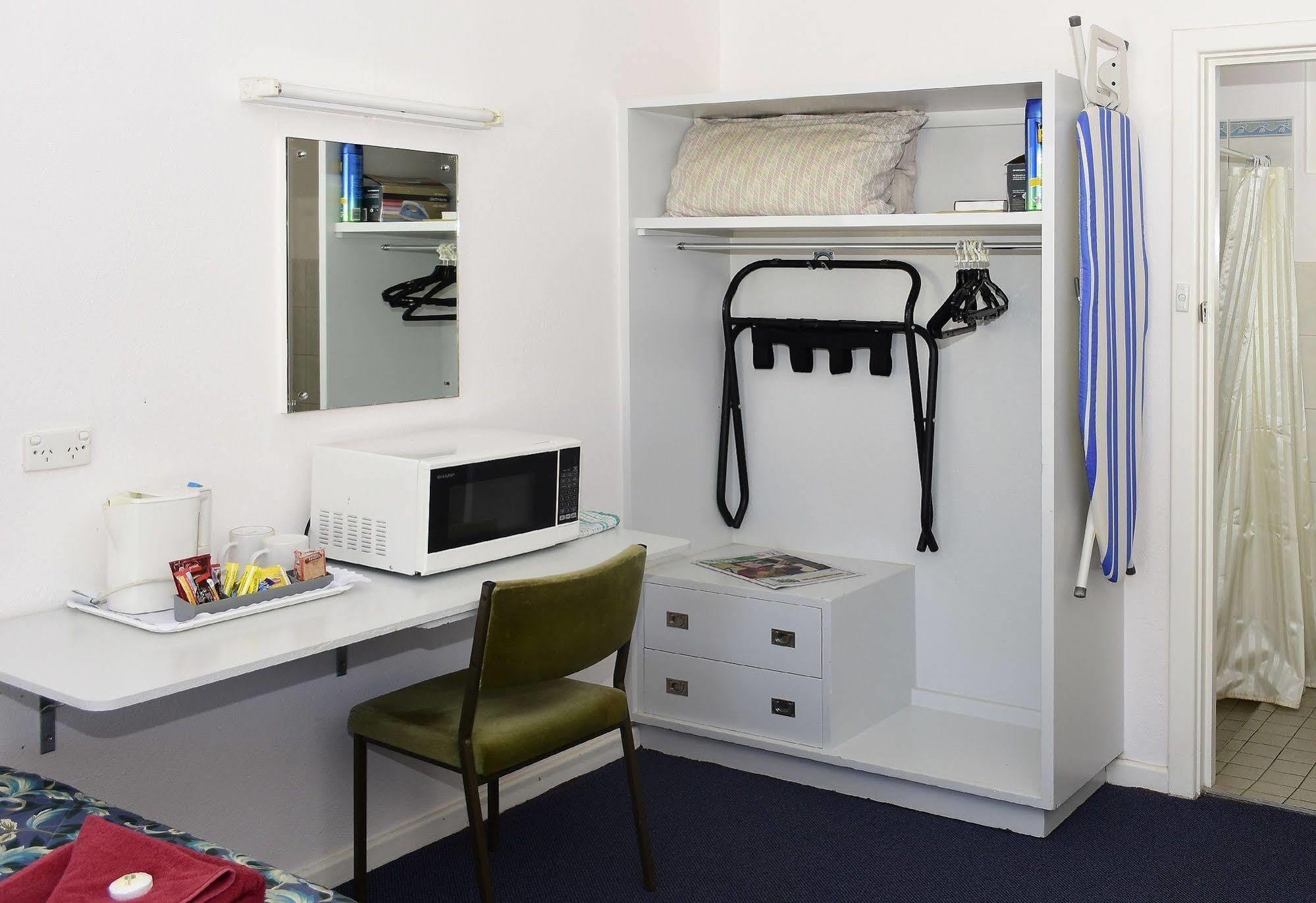 بورت بيري Travelway Motel المظهر الخارجي الصورة