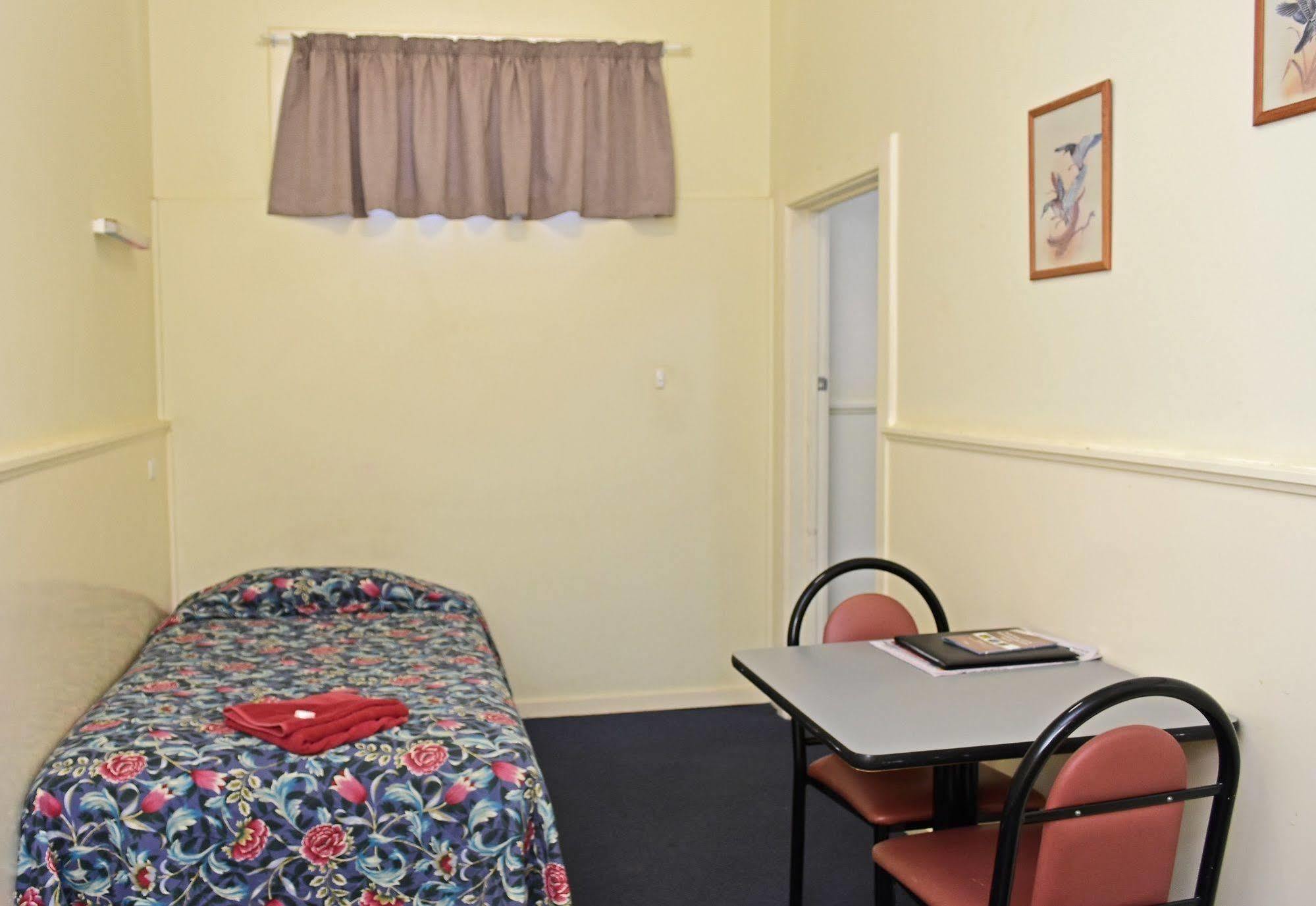 بورت بيري Travelway Motel المظهر الخارجي الصورة