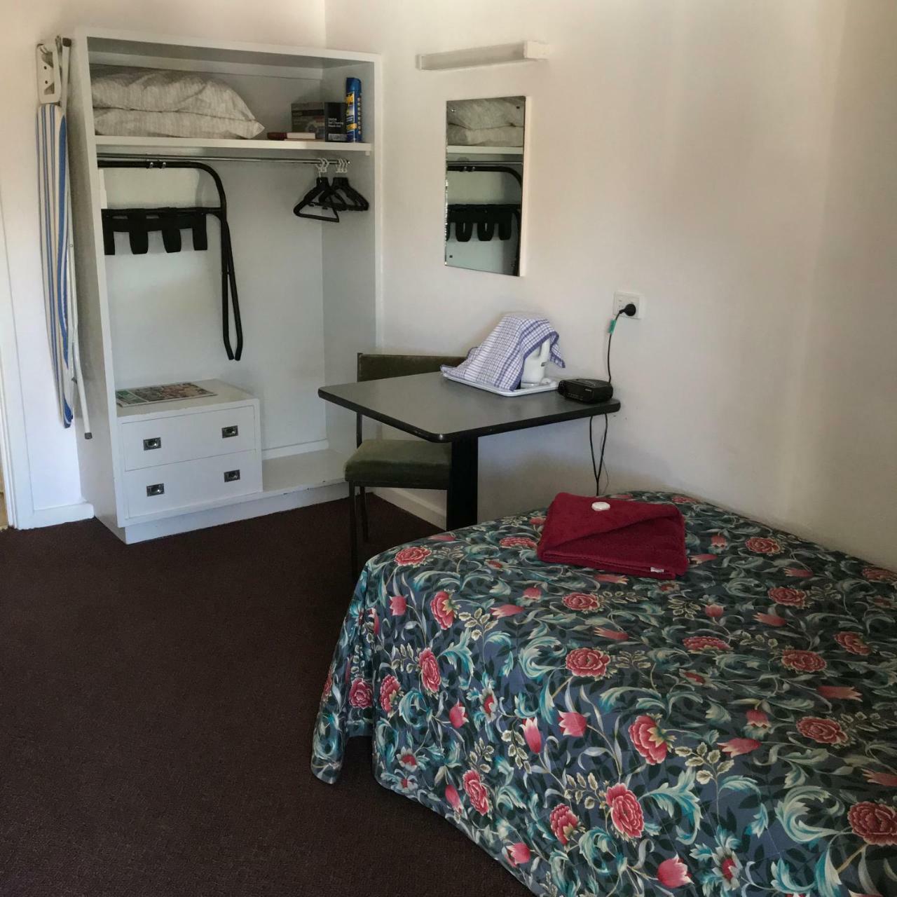 بورت بيري Travelway Motel المظهر الخارجي الصورة
