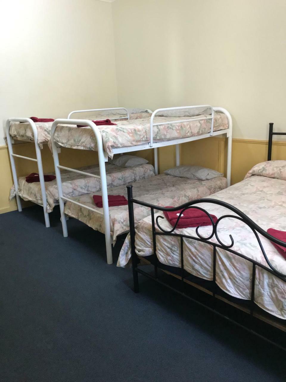 بورت بيري Travelway Motel المظهر الخارجي الصورة