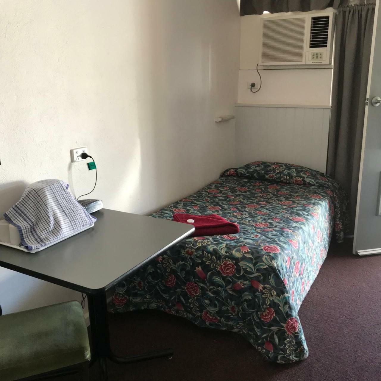 بورت بيري Travelway Motel المظهر الخارجي الصورة